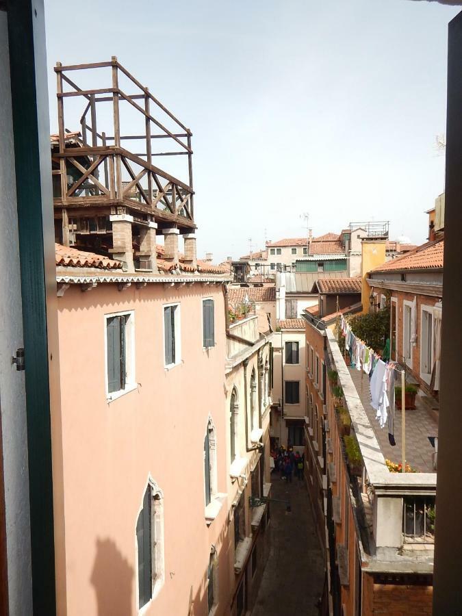 Romantic Escapade In Venice Apartment Exterior photo